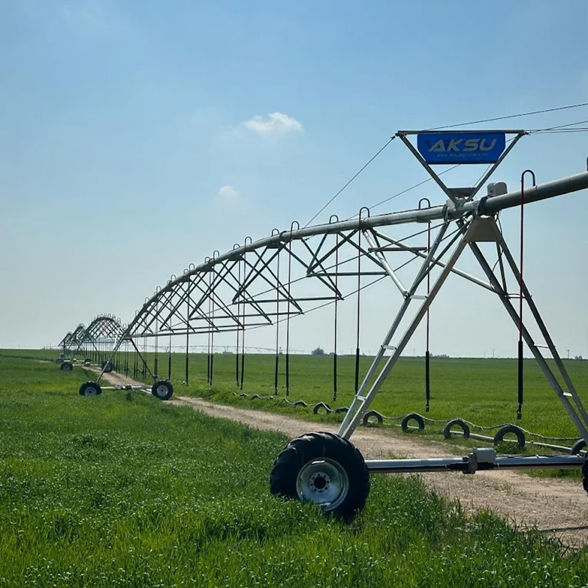 AksuPivot linear pivot machine travelling a rectangular field