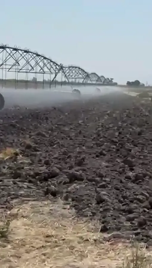 An AksuPivot machine watering freshly worked ground in Konya