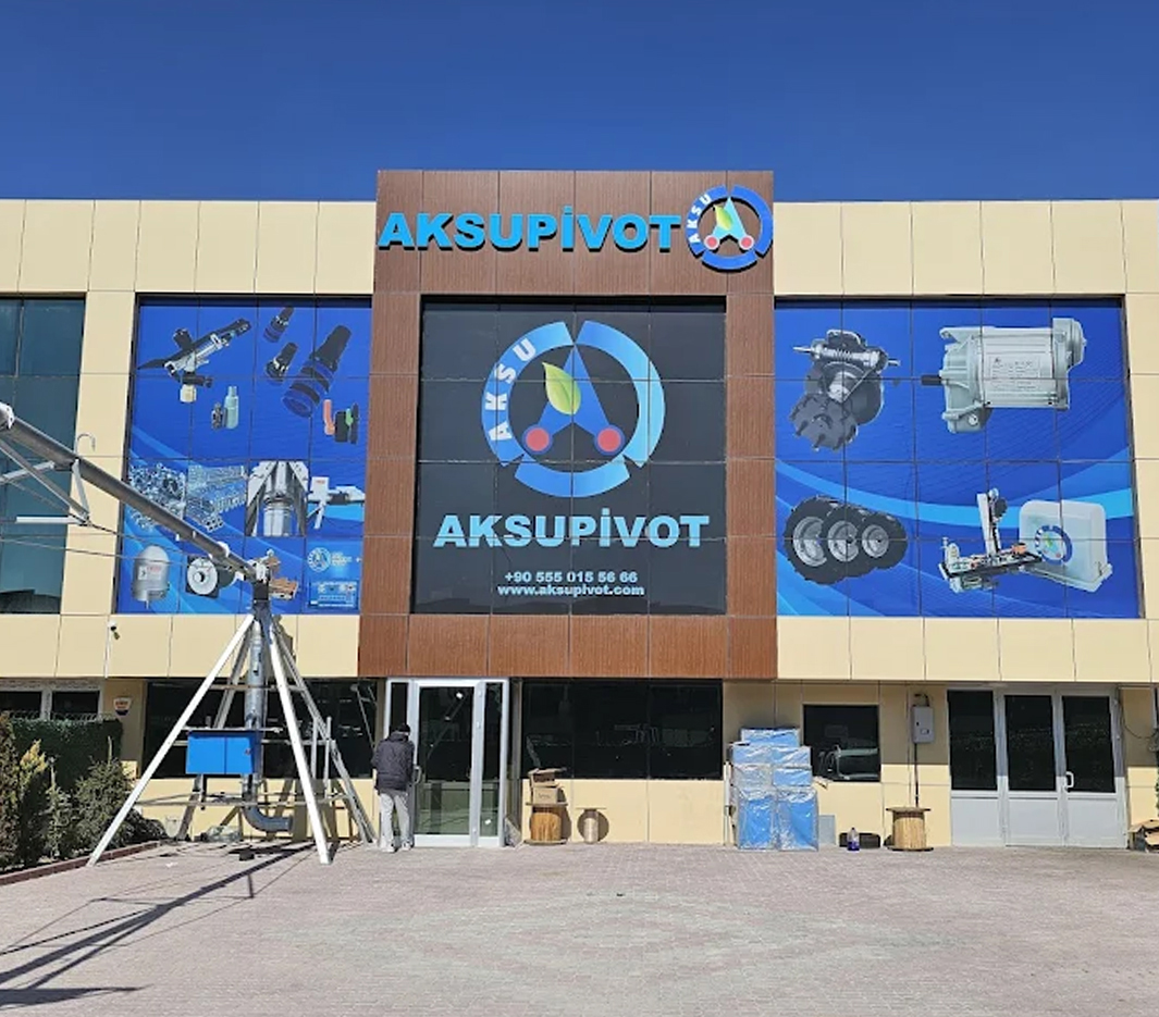 AksuPivot engineer on site